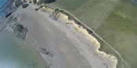 Le Breizh KAM au-dessus de la plage du Bile N° G0052524
