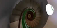 Petite descente des escaliers du grand phare sur l'île d'Yeu - breizh-kam.fr